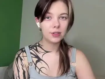 Chaturbate Live Sex Cam of liliandaniels