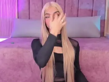 Chaturbate Live Sex Cam of karinaadoll