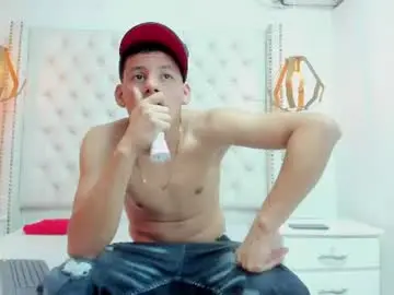 Chaturbate Adult Webcams of carl_west2