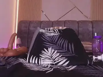 Chaturbate Live Sex Cam of dulce_kitty19