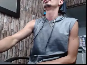 Chaturbate Live Sex Cam of jhosuamoore2