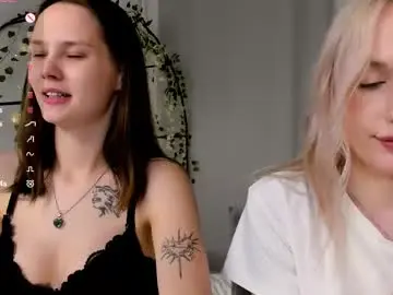 Chaturbate Live Sex Cam of lisaluve