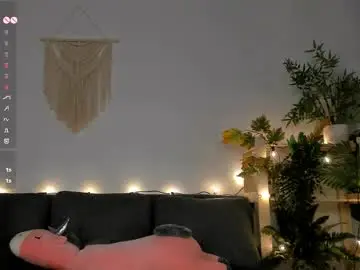 Chaturbate Adult Webcams of lisaluve