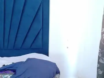 Chaturbate Nude Webcam of roxyandaron2