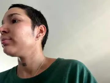 Chaturbate Live Sex Cam of mykinkybunny