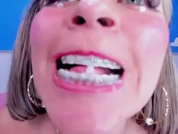 Chaturbate Best live sex cam show of miss_lucyla