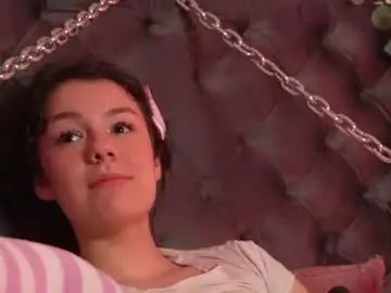 Chaturbate Live Sex Cam of julcy_peach