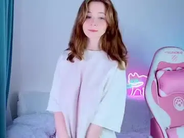 Chaturbate Live Sex Cam of poompoompeach_
