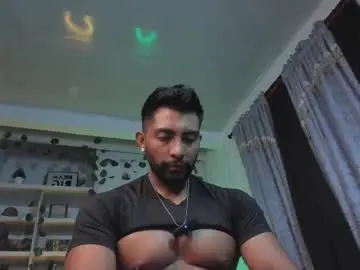 Chaturbate Nude Webcam of ryanboy30