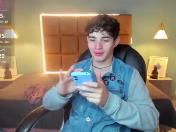 Chaturbate Free Porn Cam of alejootwink