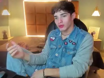 Chaturbate Watch Live Sex Cams of alejootwink