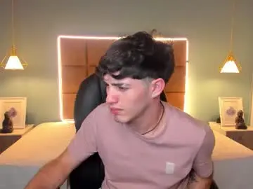 Chaturbate Live Sex Cam of alejootwink