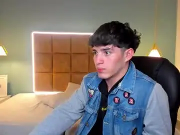 Chaturbate Free Live Porn of alejootwink