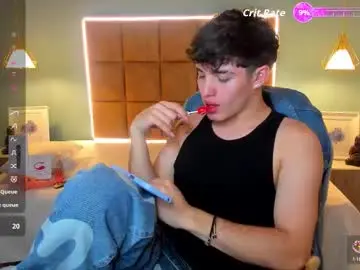 Chaturbate Live Sex Cam of alejootwink