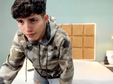 Chaturbate Watch Live Sex Cams of alejootwink