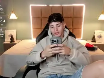 Chaturbate Live Porn of alejootwink