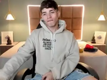 Chaturbate Best live sex cam show of alejootwink