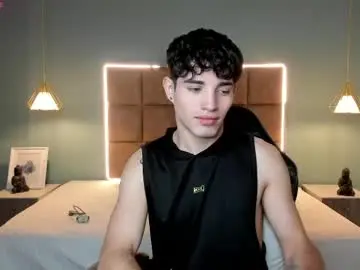 Chaturbate Live Sex Cam of alejootwink