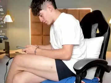 Chaturbate Live Sex Cam of alejootwink