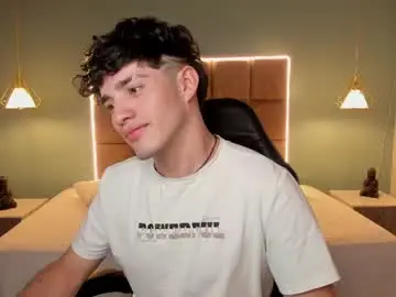 Chaturbate Free Porn Cam of alejootwink
