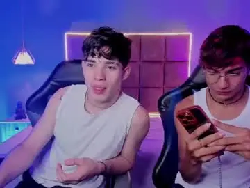 Chaturbate Watch Live Sex Cams of alejootwink