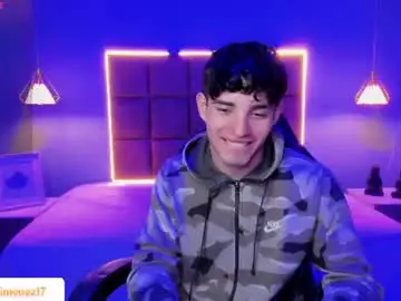 Chaturbate Live Sex Cam of alejootwink