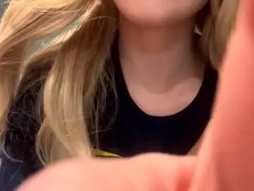 Chaturbate Live Porn of meadowmoon3