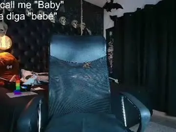 Chaturbate Live Sex Cam of alexhoe_