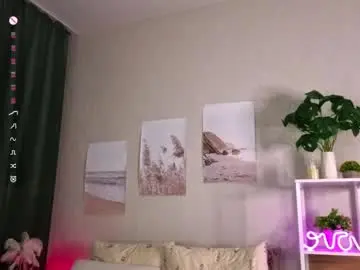 Chaturbate Sex Cam of kristiechars