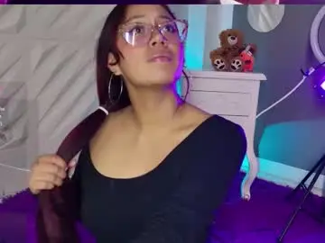 Chaturbate Live Sex Cam of leyla_collinss