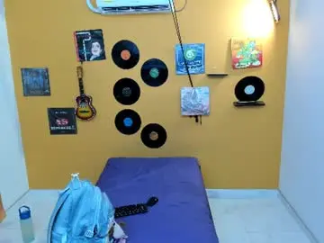 Chaturbate Free Live Porn of meisevil77