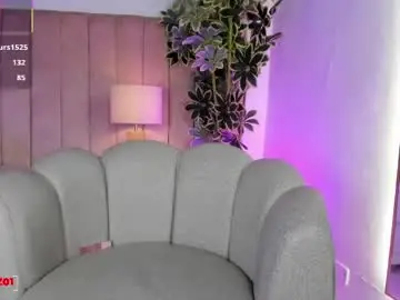 Chaturbate Live Sex Cam of mia_mtnz02