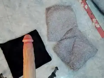 Chaturbate Free Porn Cam of mia_roux1