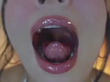 Chaturbate Sex Cam of mia_roux1
