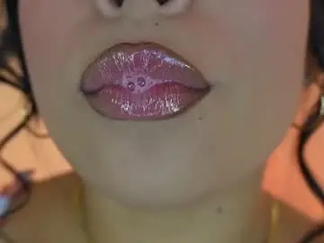 Chaturbate Free Live Porn of mia_roux1