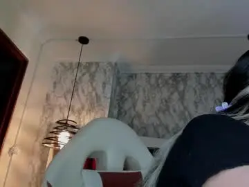 Chaturbate Sex Cam of dahiana_dmour