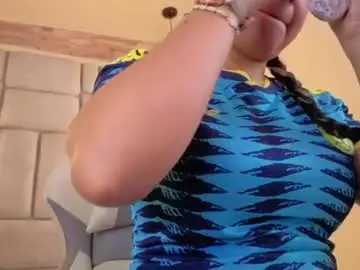 Chaturbate Live Sex Cam of dahiana_dmour