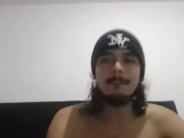 Chaturbate Live Sex Cam of danielhot17