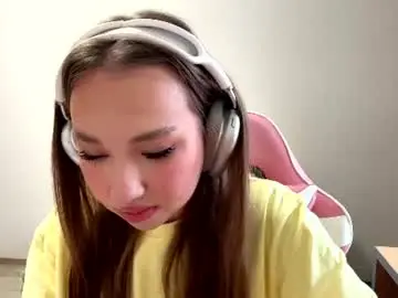 Chaturbate Live Sex Cam of ellystea