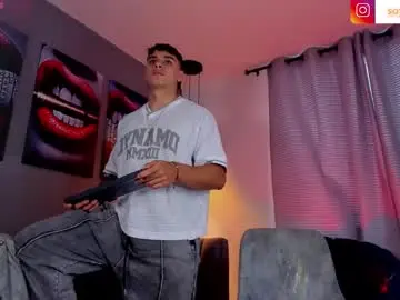 Chaturbate Live Sex Cam of joseph__boy