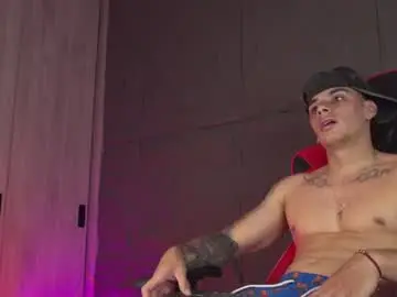Chaturbate Live Sex Cam of joseph__boy