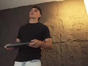 Chaturbate Live Sex Cam of joseph__boy