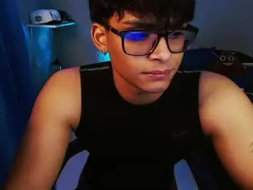 Chaturbate Nude Webcam of mr_yisuz