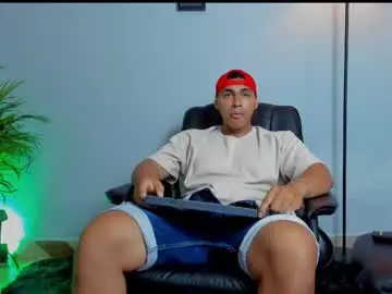 Chaturbate Adult Webcams of ronnie_canford
