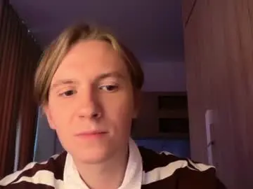 Chaturbate Live Sex Cam of cinnamonmood