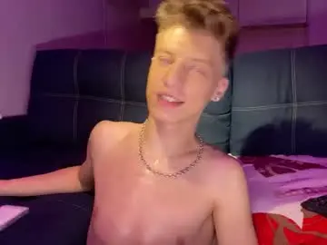 Chaturbate Sex Cam of andytwinkkk