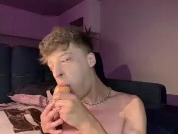 Chaturbate Best live sex cam show of andytwinkkk