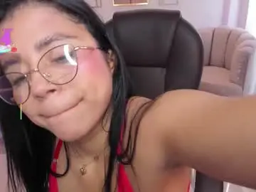 Chaturbate Live Sex Cam of issi_loren