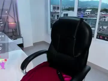 Chaturbate Live Sex Cam of issi_loren