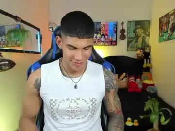 Chaturbate Live Sex Cam of damian_latinxxx